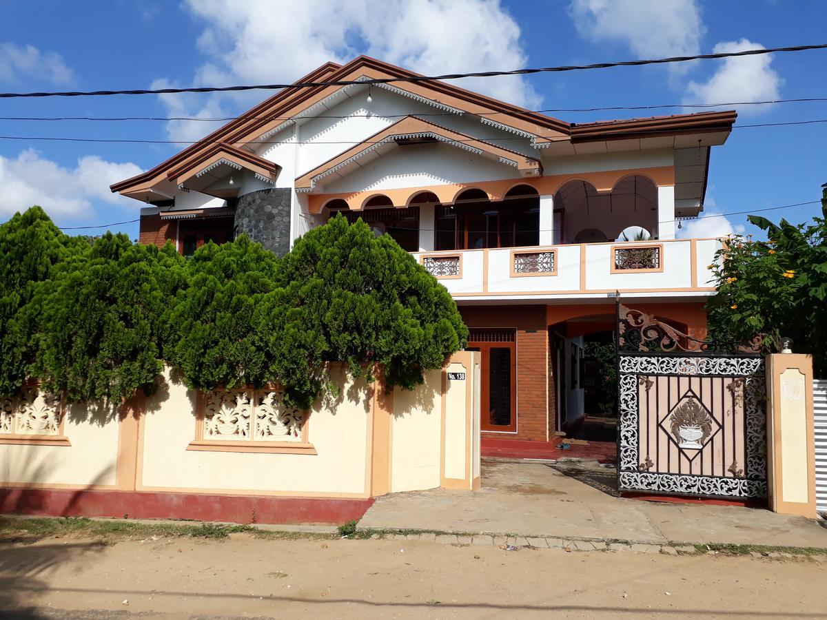 Brinthavanam Days Inn Jaffna Exterior foto